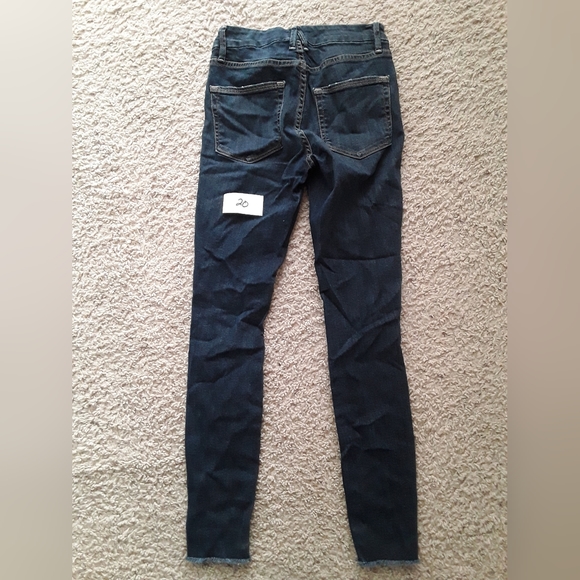 Good American Jeans - Blue with Manufactured Tears - size 00/24 (28 inseam) - Picture 5 of 5